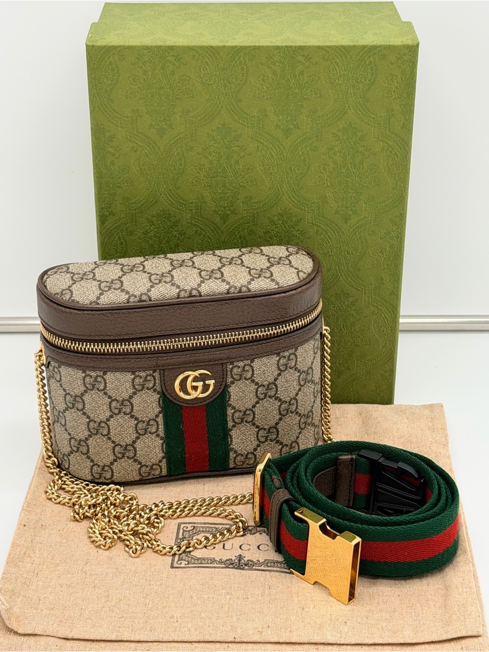 🆕 Gucci GG Supreme Canvas Vanity Crossbody with Web Stripe